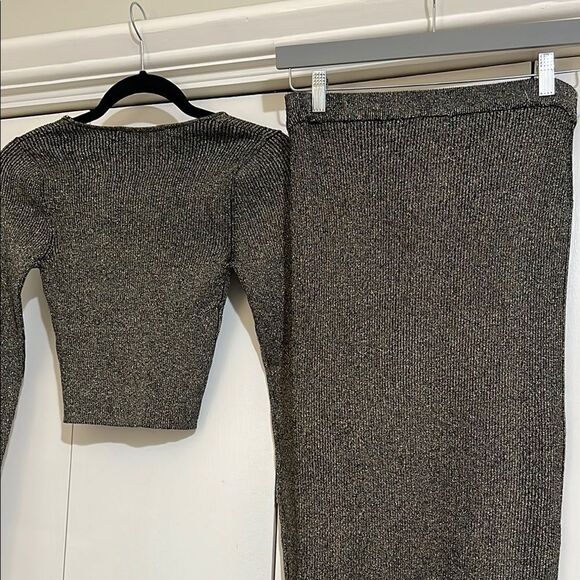 Zara Women’s Black and Gold Knit Sweater and Skirt Set - Picture 8 of 8